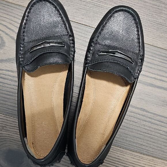 Vionic Shoes - Vionic Black Leather Loafers